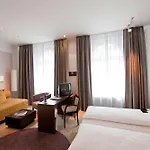 Burns Art Hotel