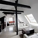 Burns Art Hotel