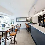 Burns Art Hotel 4*