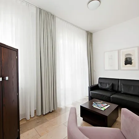 Hotel Burns Art