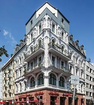Burns Art Hotel