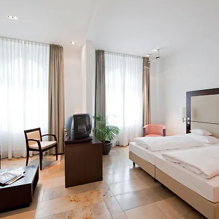 Burns Art Hotel