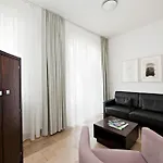 Hotel Burns Art