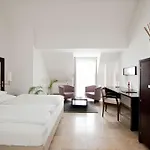 Burns Art 4* Düsseldorf