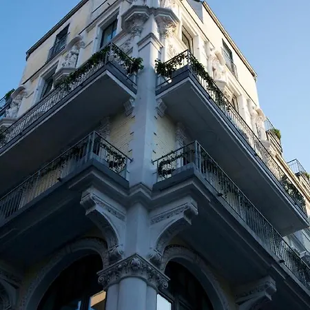 Burns Art Hotel 4*