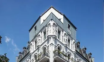 Burns Art Hotel 4*