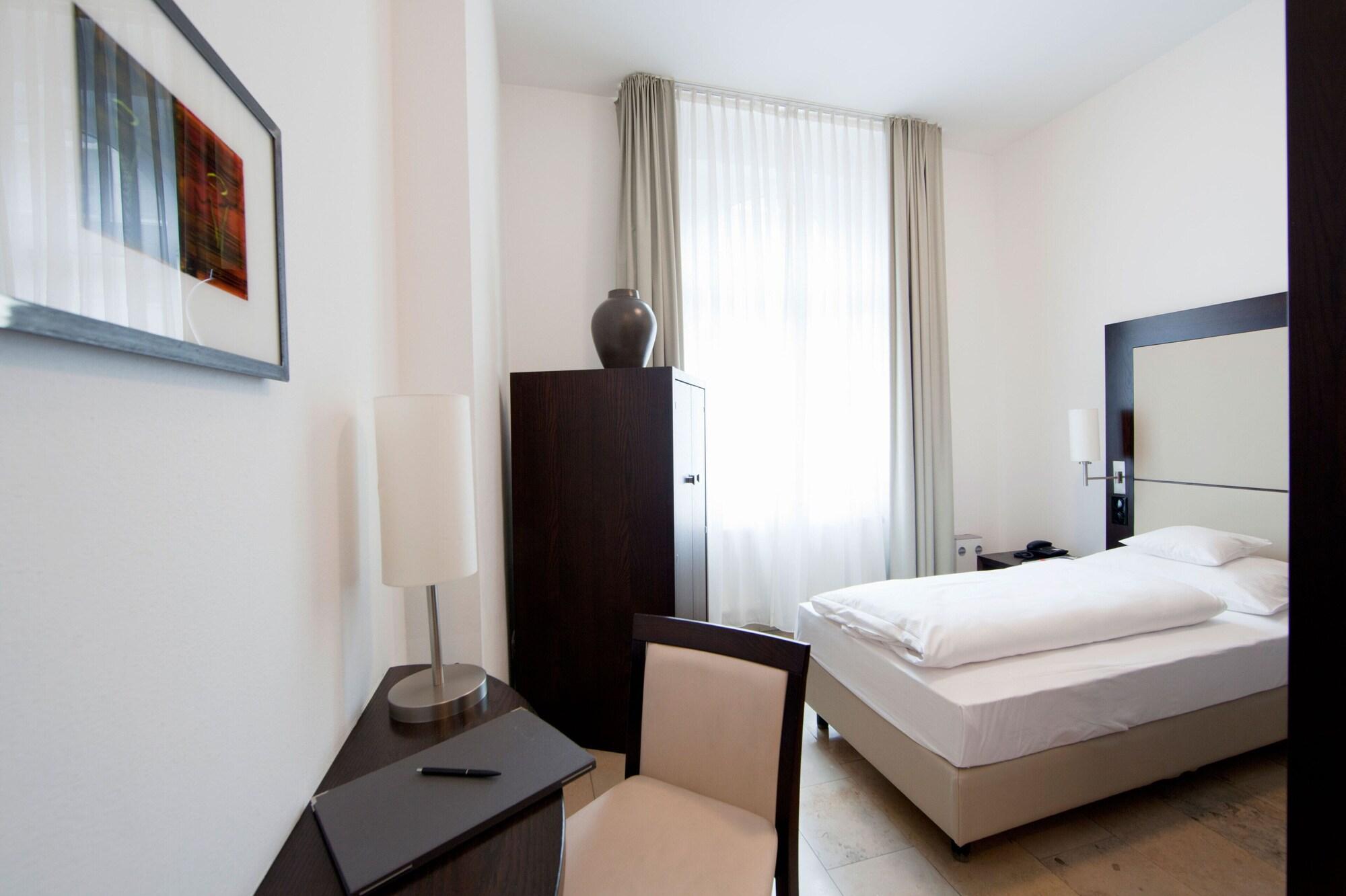 Burns Art Hotel Düsseldorf