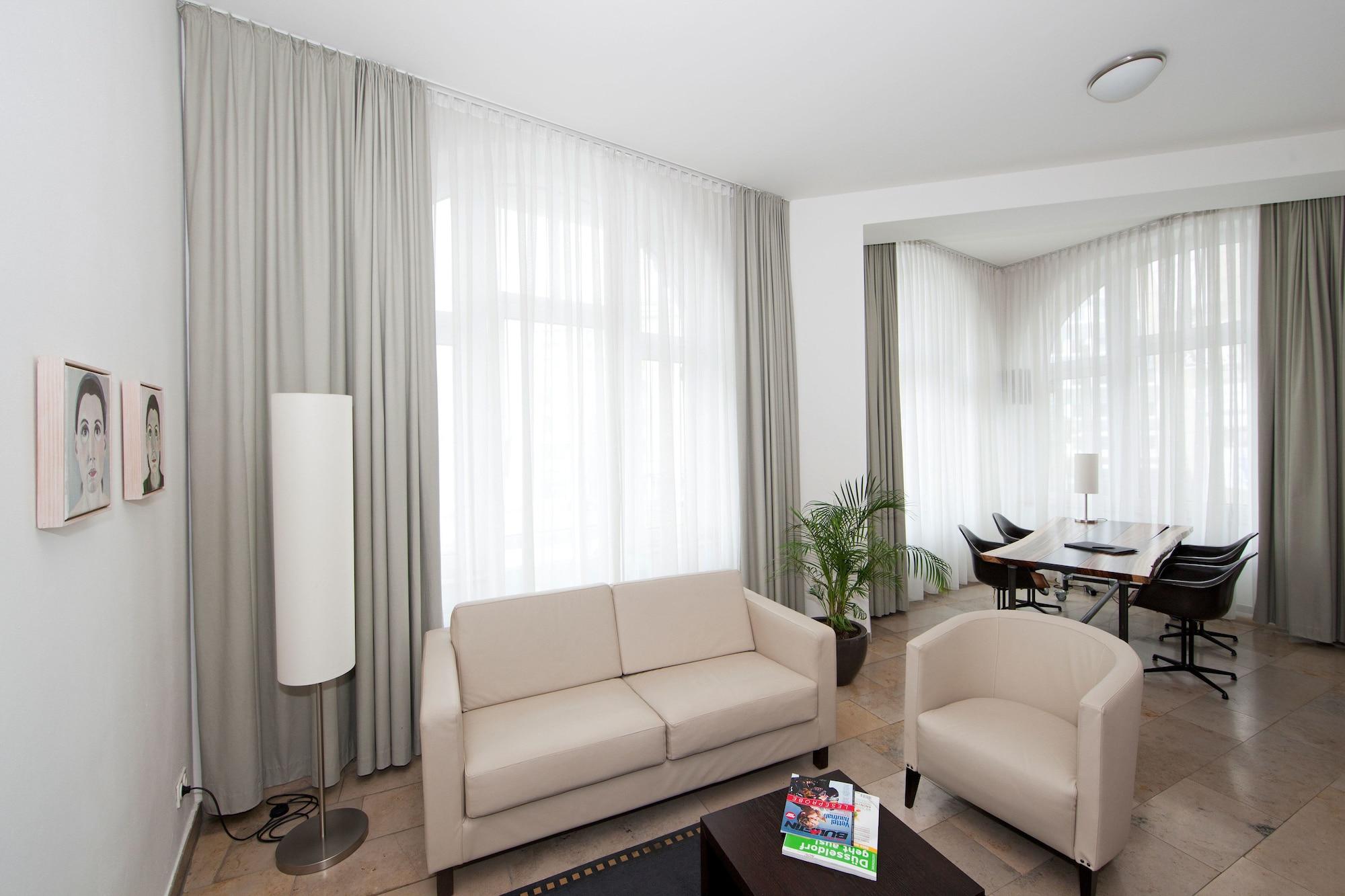 Burns Art 4* Düsseldorf