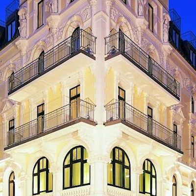 Burns Art Hotel